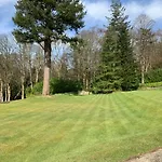 The Lady Of The Апартаменты Уиндермир